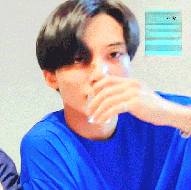 [잡담] 윤정한 너 왜 그렇게 카메라를 똑바로 쳐다보고… | 인스티즈