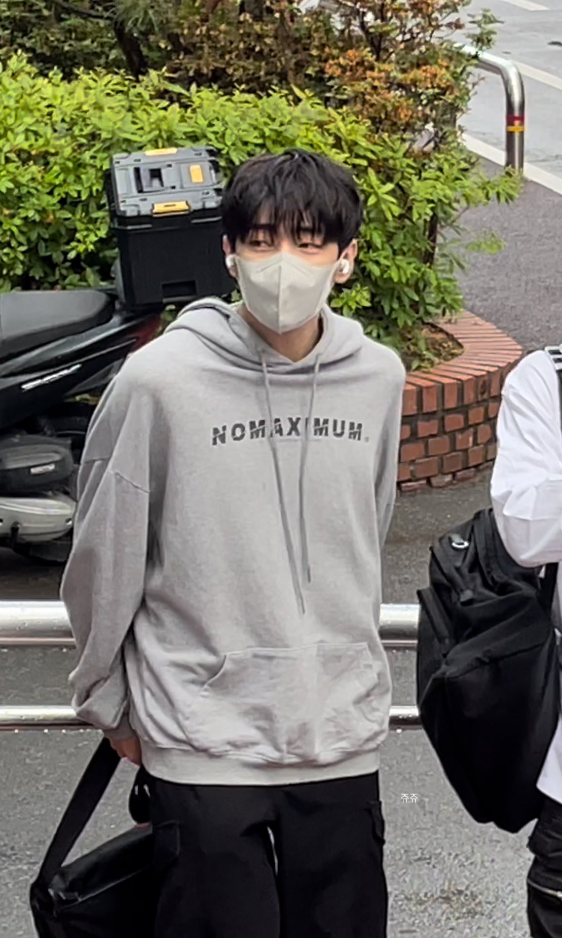 [잡담] 와 아니 오늘 박재찬 진짜 개설레게 생겼다 대학에 있을 것처럼 생겼는데 | 인스티즈