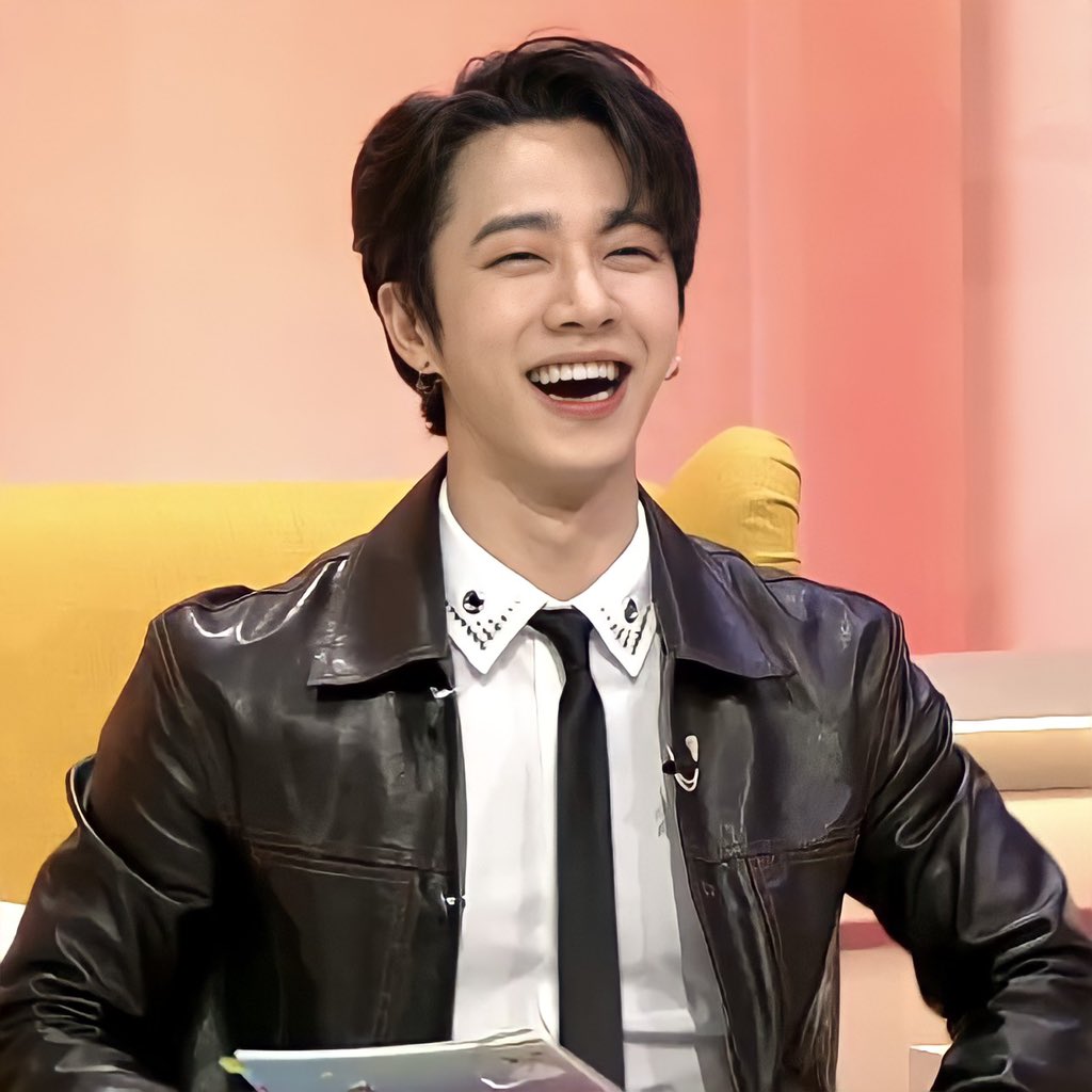 [잡담] 하이라이트 오늘 비주얼 뭔지 봐줄사람..? | 인스티즈