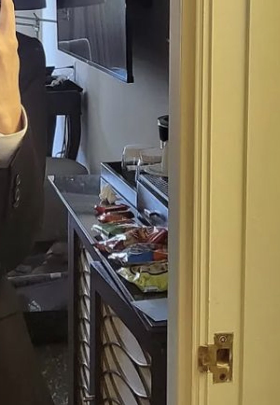 [잡담] 방탄 제이홉 호텔방 내부..찐이다ㅋㅋㅋㅋ | 인스티즈