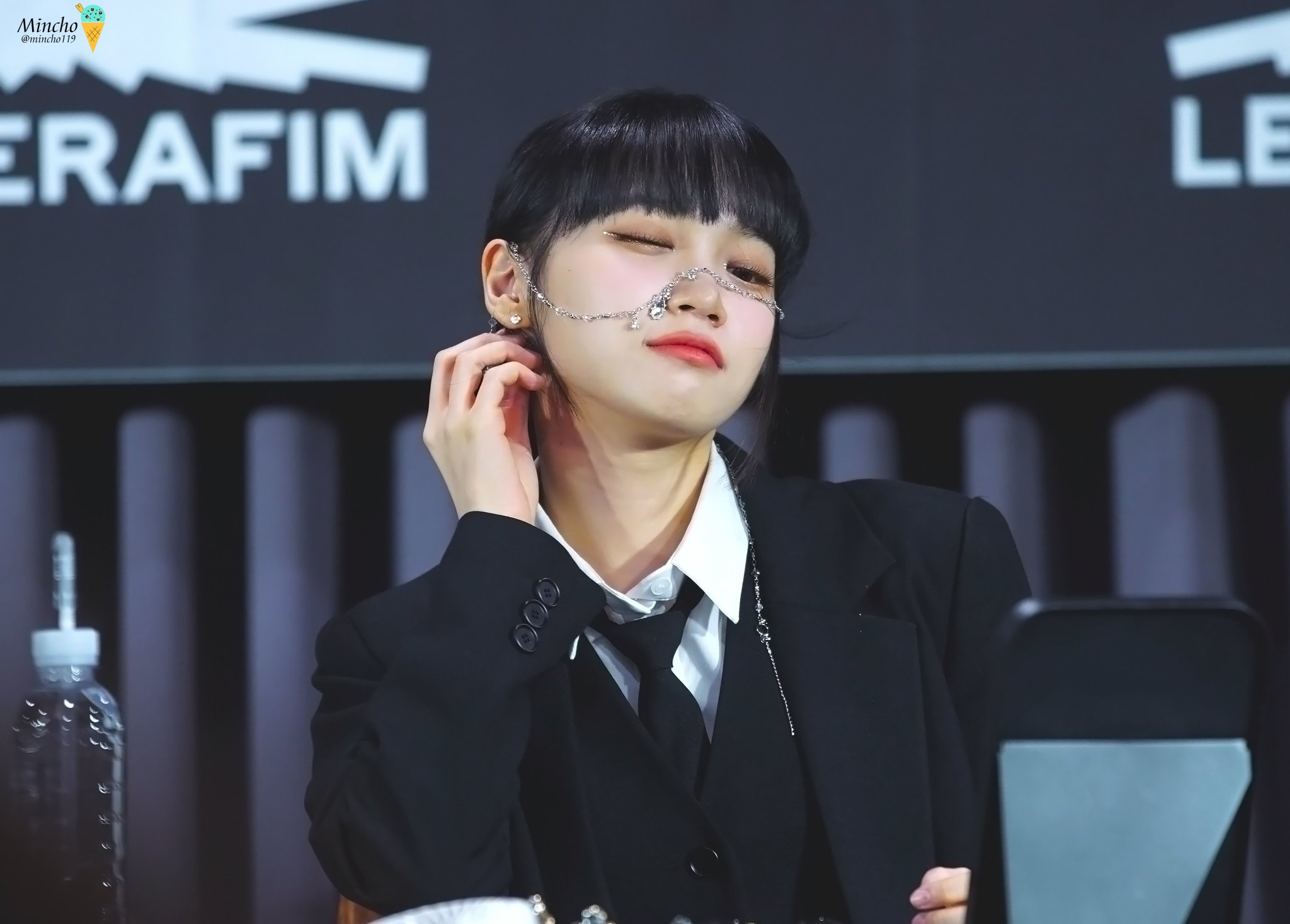 [잡담] 김채원 어제 팬싸 체인 미침!!! | 인스티즈