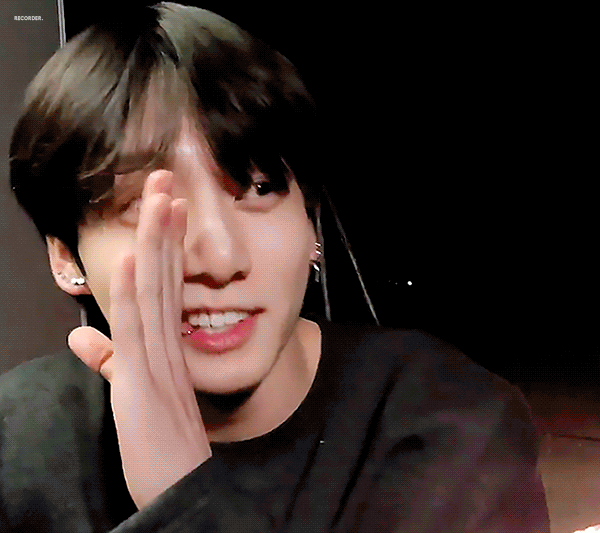 [잡담] 여러 사이트에서 소소하게 반응 좋은,,방탄 정국 하품ㅋㅋㅋ | 인스티즈