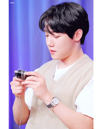 [잡담] 가만히 있다가 카메라가 자기 잡는 거 알고 끼부리는 사람 어때 | 인스티즈