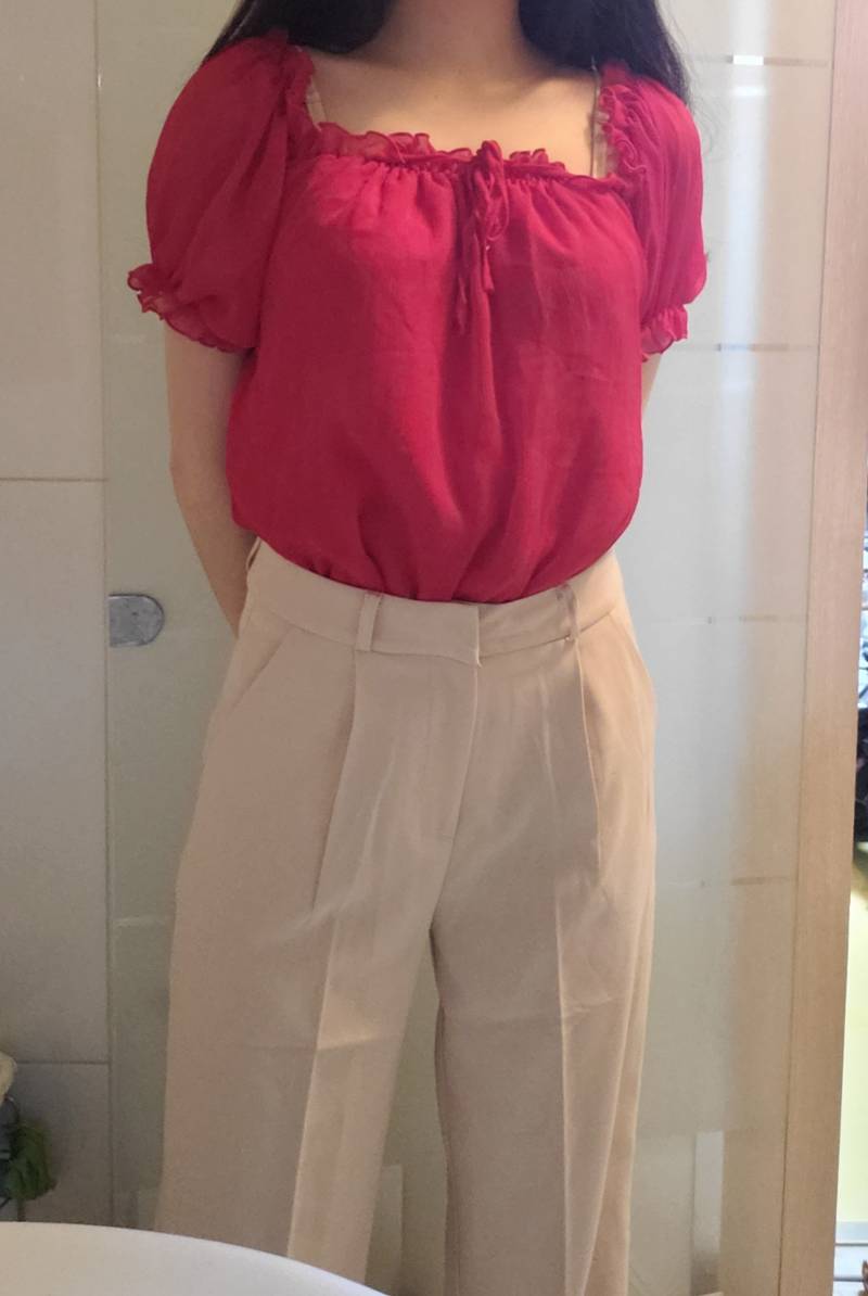 나 이 블라우스 예전에 샀었는데 한번도 안 입음 어캐 입어야해 | 인스티즈