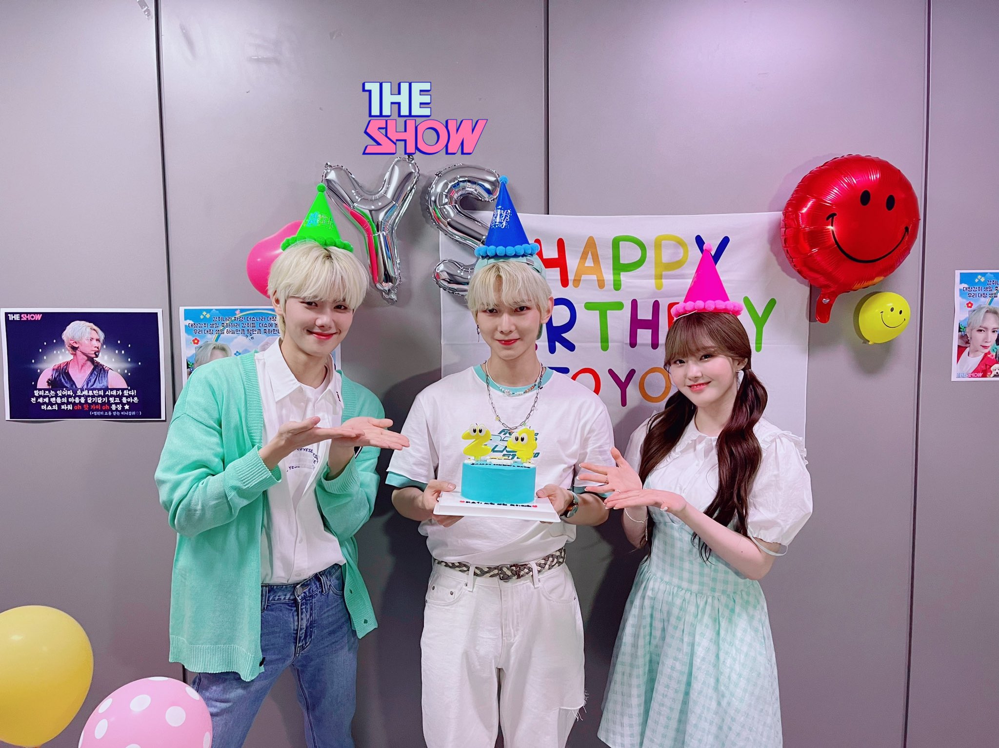 [잡담] 생일이라고 더쇼에서 사진 올렸는데 말카롱ㅋㅋㅋㅋㅋㅋ | 인스티즈