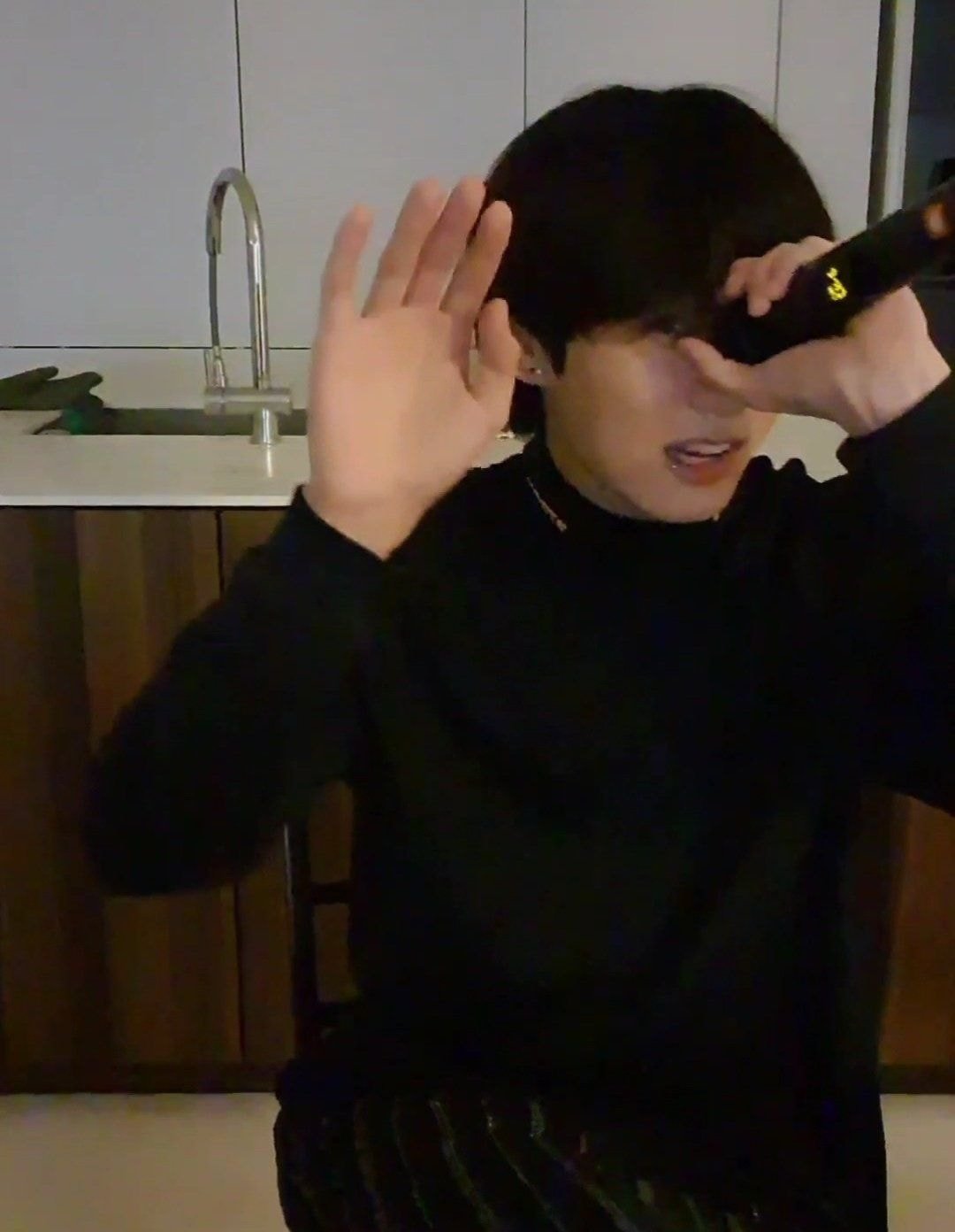 [잡담] 와 정국이 브이앱하면서 16곡 불러줌 | 인스티즈