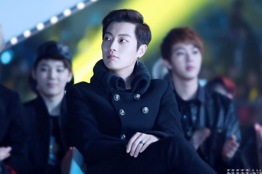 [잡담] 하이라이트 방탄 같이 나온 사진 어디서 봤더라..? 했더니 | 인스티즈