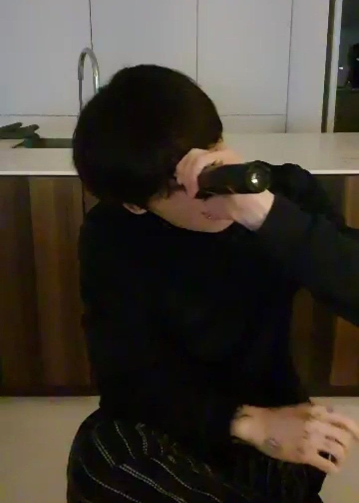 [잡담] 와 정국이 브이앱하면서 16곡 불러줌 | 인스티즈