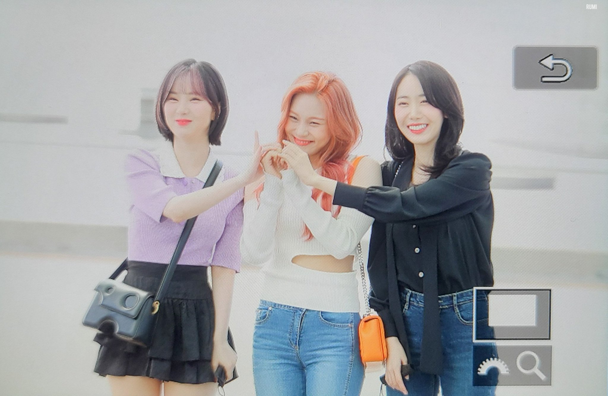 [잡담] 비비지 오늘 공항 출국 착장 너무 좋았다 | 인스티즈