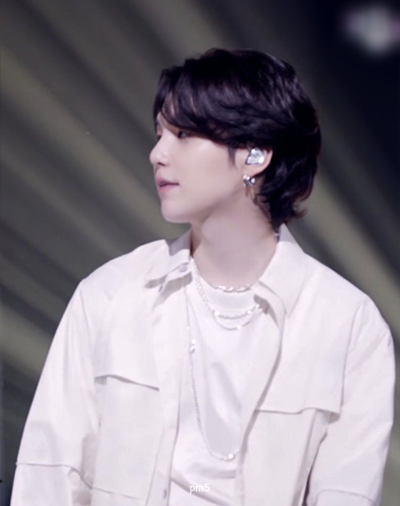 [잡담] 슈가 옆태 진짜 예쁘다ㅠ | 인스티즈