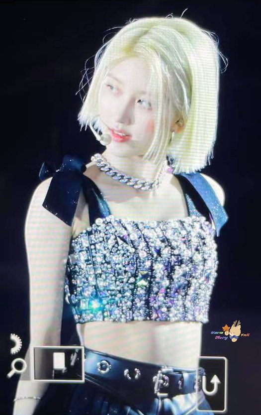 [잡담] 가을이 프리뷰 진짜 게임 아바타 같아😭😭😭 | 인스티즈