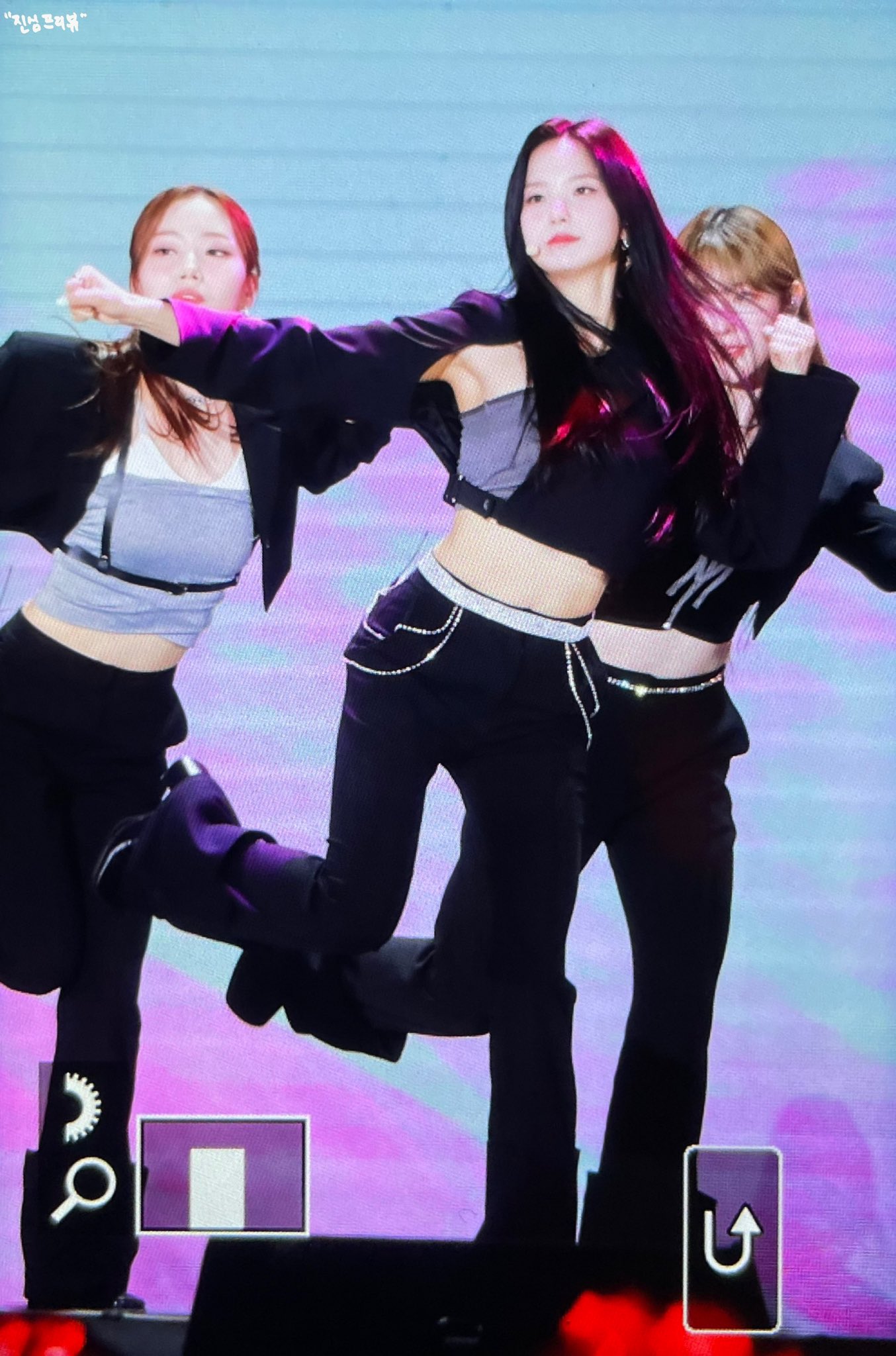 [잡담] 케플러 유진 오늘 드콘에서 공중부양함 | 인스티즈