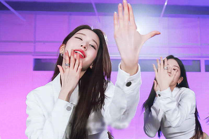 [잡담] 아이돌 안 했으면 아이돌 했을 거 같은 무대 맛집 돌들 | 인스티즈