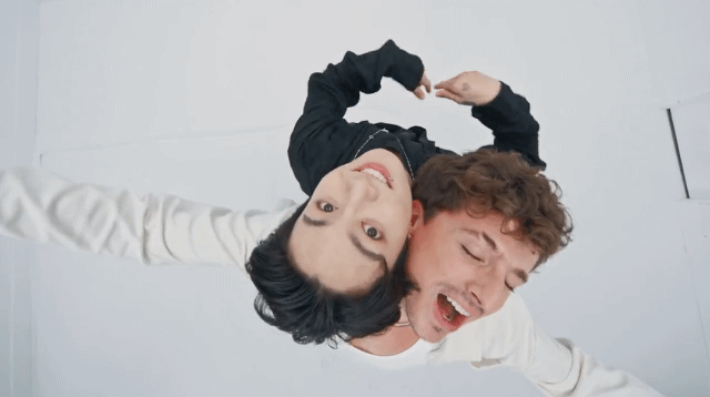 [잡담] 찰.리푸스랑 정국 이거 합성인줄알았는데 ㅋㅋㅋㅋㅋㅋㅋㅋ | 인스티즈