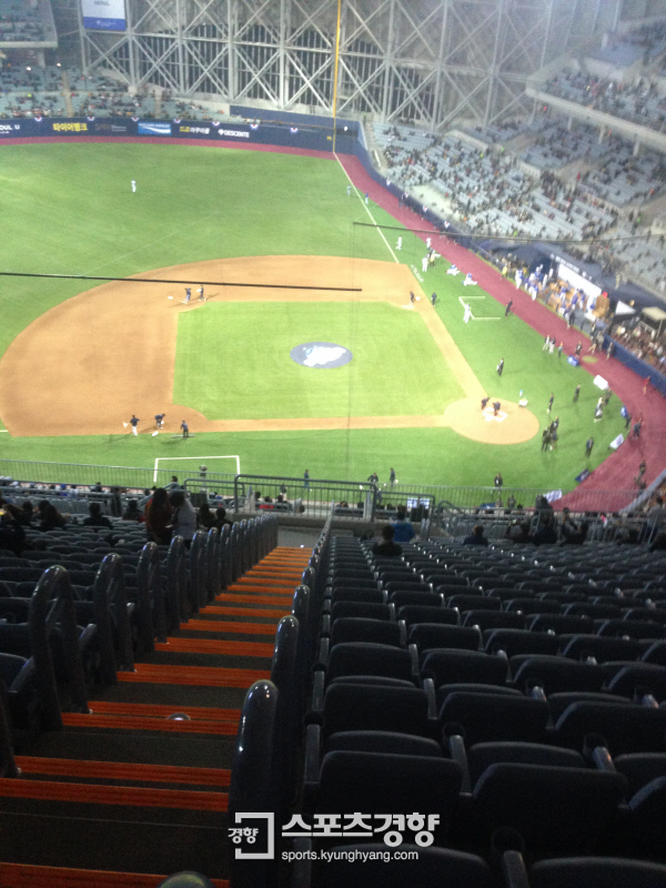 [잡담] 아니 고척 4층 진짜 개무섭네ㅋㅋㅋㅋㅋㅋㅋㅋㅋㅋㅋ | 인스티즈