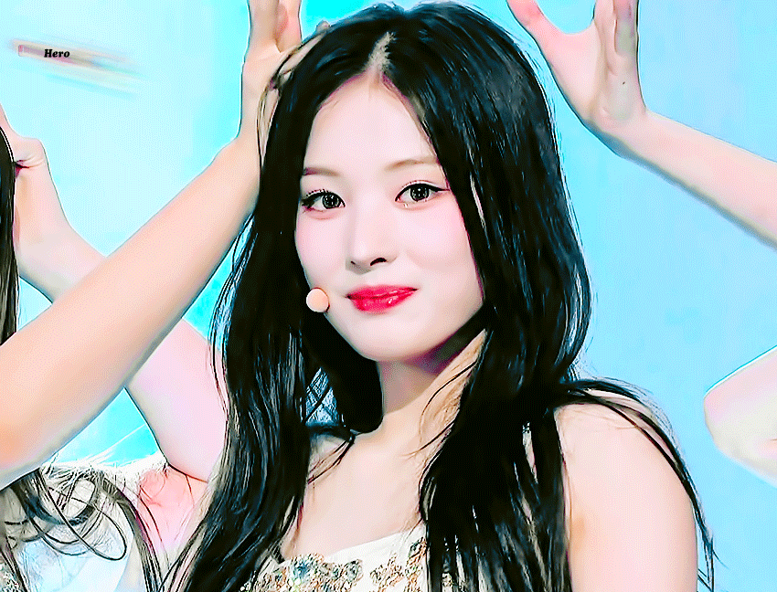 [잡담] 오늘 흑발하고 얼굴 확 사는 여돌 | 인스티즈