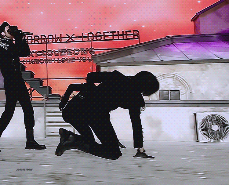 [잡담] 투바투 범규 쪼꼬미인 줄 알았는데 키 큰거 실감 나는 짤 | 인스티즈