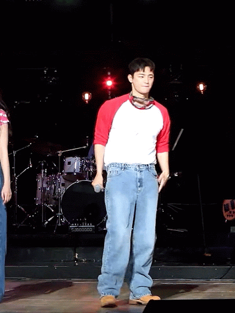 [잡담] 내가 살다살다 무대 위에서 춤추면서 노래하는 서인국을 티비로 다시 보다니.. | 인스티즈