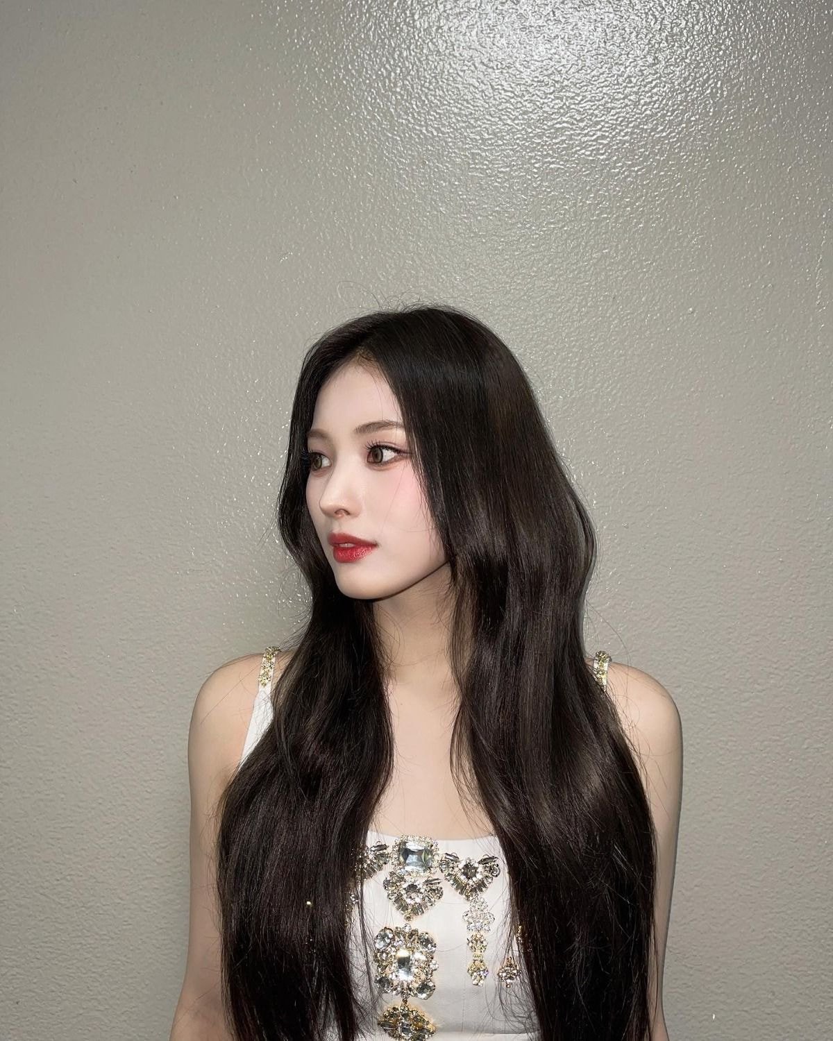 [잡담] 엔믹스 지니 흑발미모.... | 인스티즈