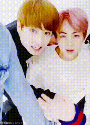 [잡담] 방탄 이짤 초코볼에 놀라는 딸기맛 아이스크림 같네 | 인스티즈