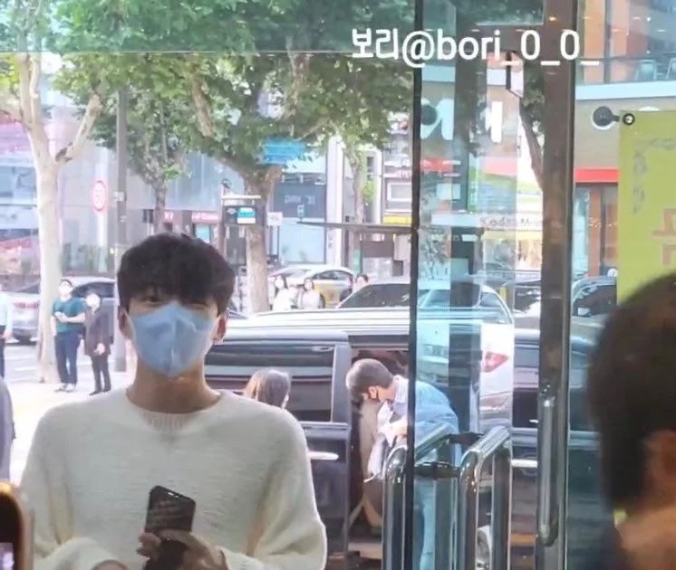 [잡담] 아니 재찬이는 무슨 어깨가 이렇지 | 인스티즈