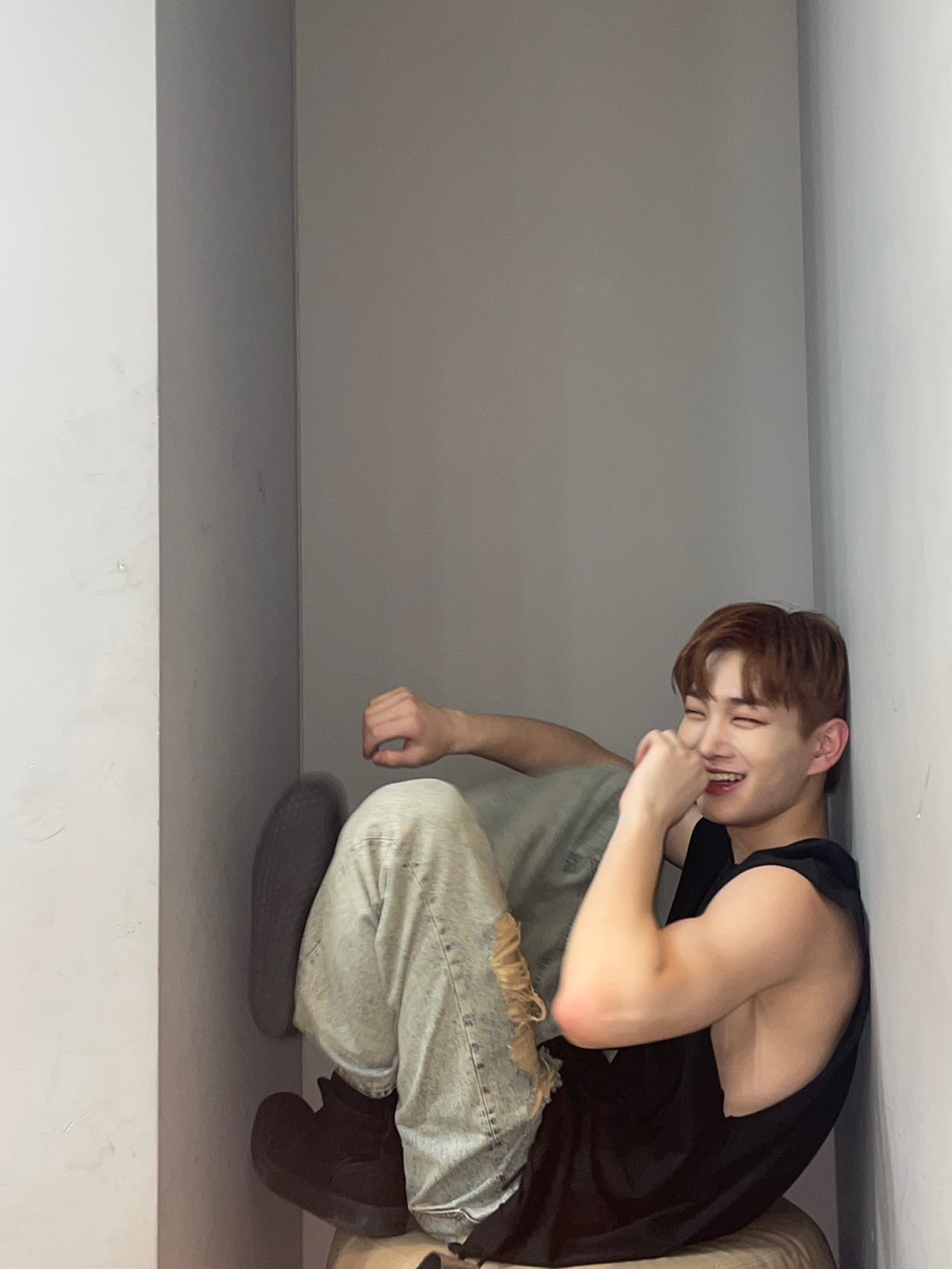 [잡담] 이 친구 핫챌린지 기다리는중이야.. | 인스티즈