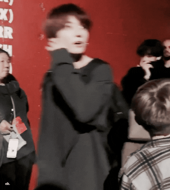 [잡담] 뷔 이럴 때 진짜 잘생긴 거 느껴짐 | 인스티즈