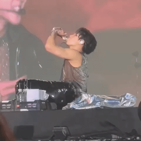 [잡담] 세븐틴 민규 물 마시는 거 ㄹㅇ 고자극... | 인스티즈