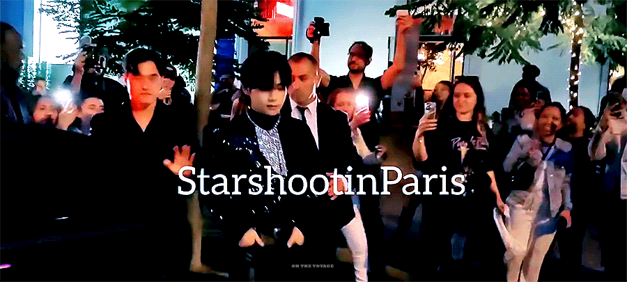 [잡담] 방탄 뷔 쇼끝나고 차타는거 짤 떴는데 광고같음... | 인스티즈