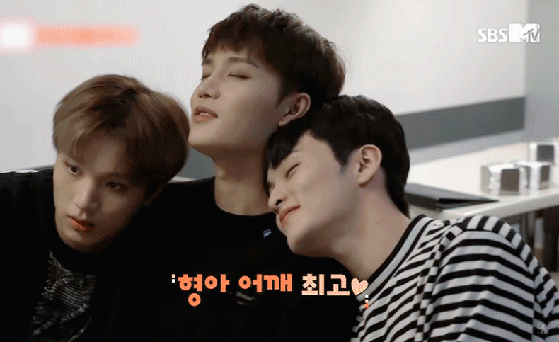 [잡담] 우리 막내들은 .... 맏형을 너무 좋아해 | 인스티즈