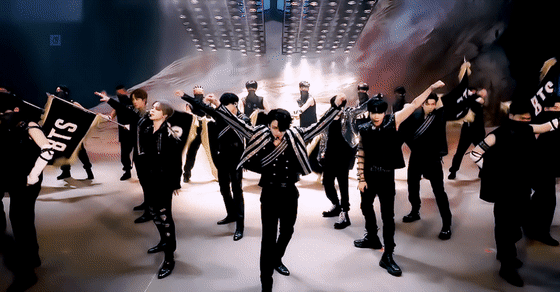 [잡담] 방탄 정국 특유의 정의로운 느낌ㅋㅋㅋ땜에 이런 곡 센터 잘어울려 | 인스티즈