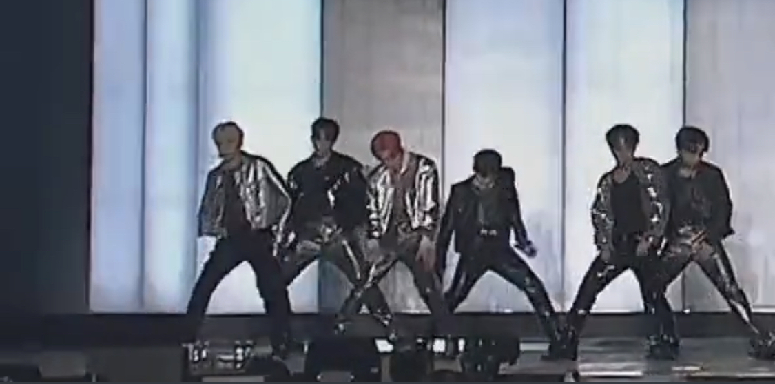 [잡담] 세븐틴 콘서트에서 쉐도우 무대할 때 이거 노린 건가? | 인스티즈