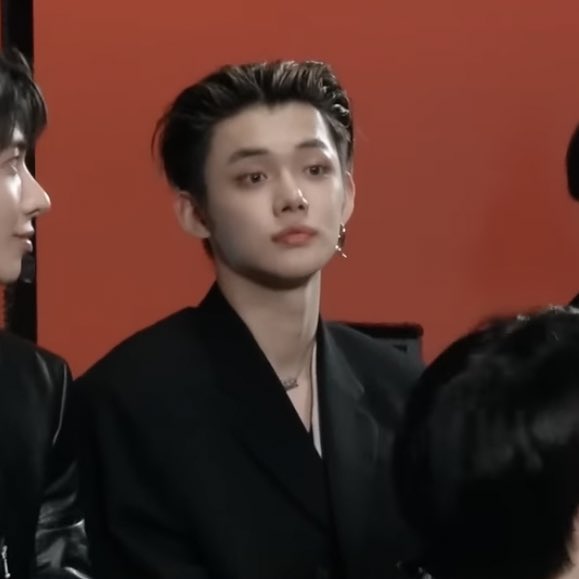 [잡담] 사진에서 "우웅?” 소리남 | 인스티즈