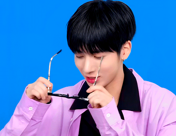 [잡담] 투바투 태현 안경 벗기랑 안경 쓰기 | 인스티즈