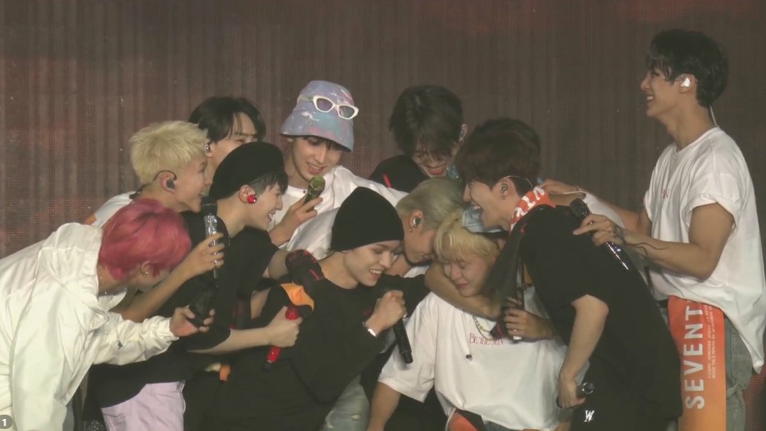 [잡담] 내가 제일 좋아하는 세븐틴 단체사진 두개 | 인스티즈