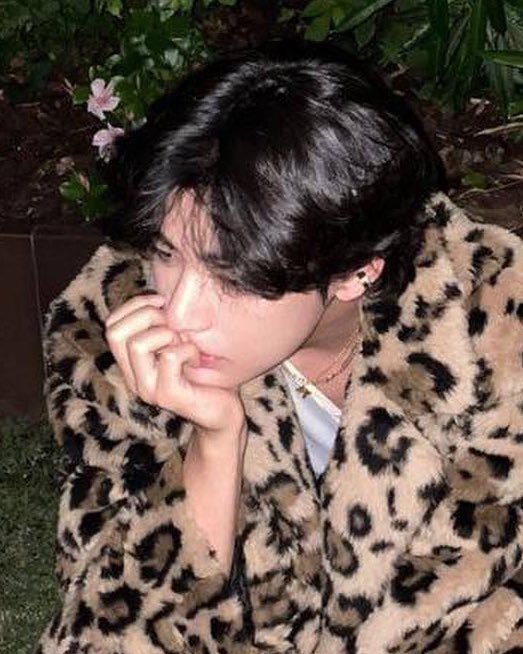 [잡담] 뷔 얼굴이 서사다 | 인스티즈