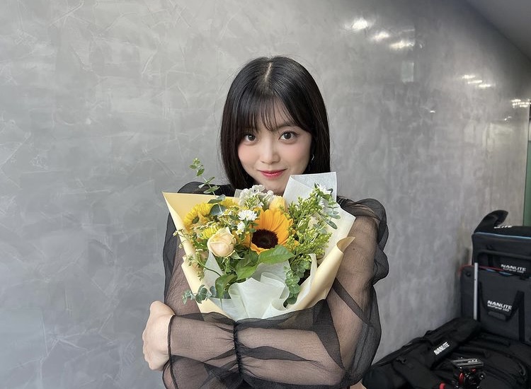 [잡담] 여름에 살짝 풀뱅 긴 생머리 하면 답답해 보이려나 | 인스티즈