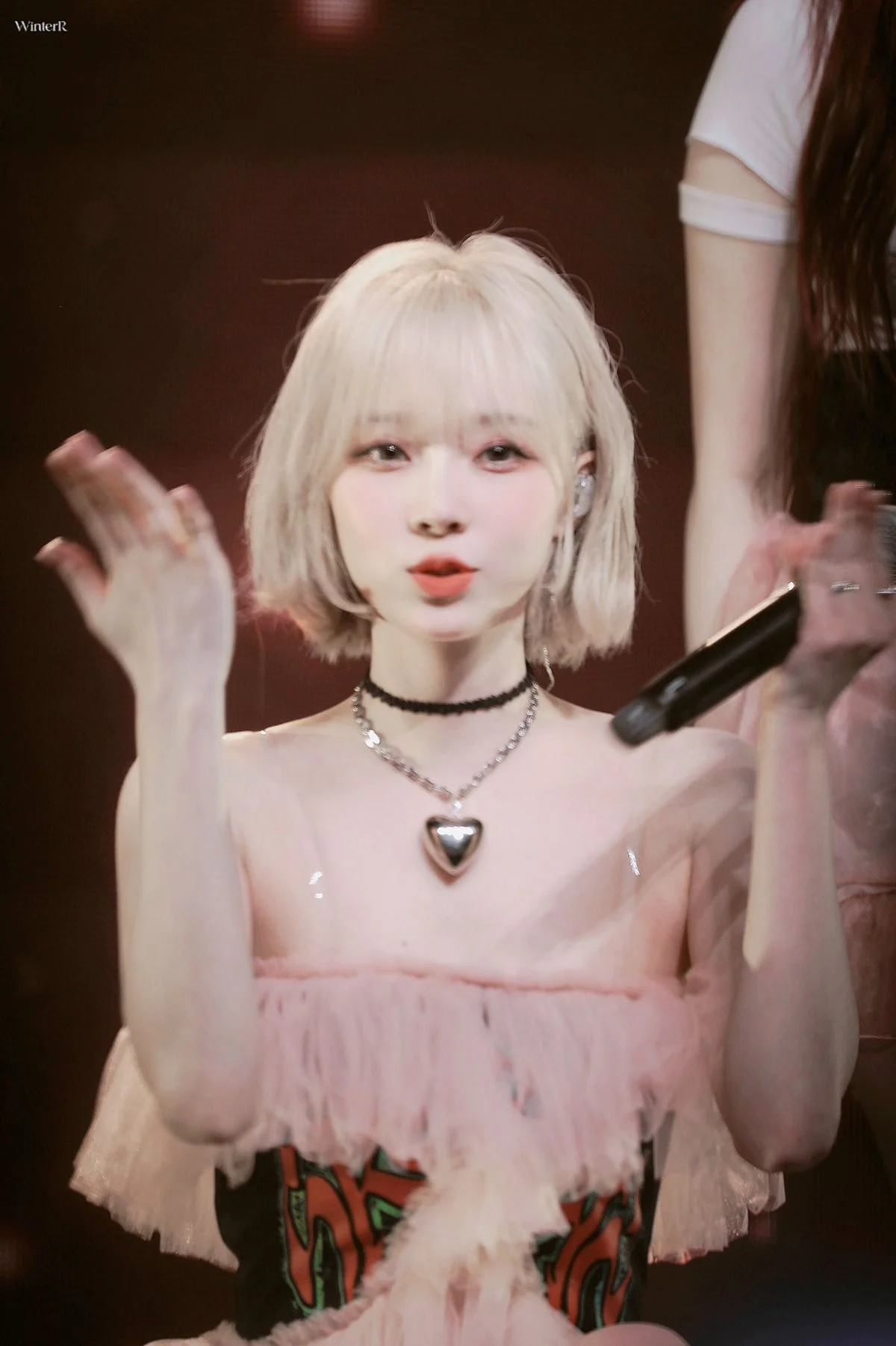 [잡담] 요즘 윈터 너무 이뻐.. 뜨는 사진마다 저장중 | 인스티즈