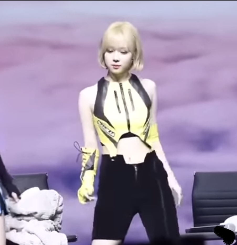 [잡담] 윈터 이거 점이야? 배꼽이야? | 인스티즈