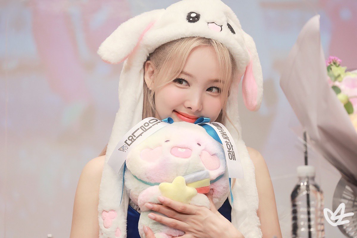 [잡담] 나연 토끼 모자 진짜 개개개귀엽다 | 인스티즈