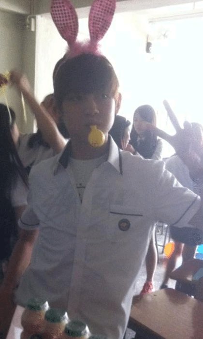 [잡담] 뷔 이거 중딩때야 고딩때야? | 인스티즈