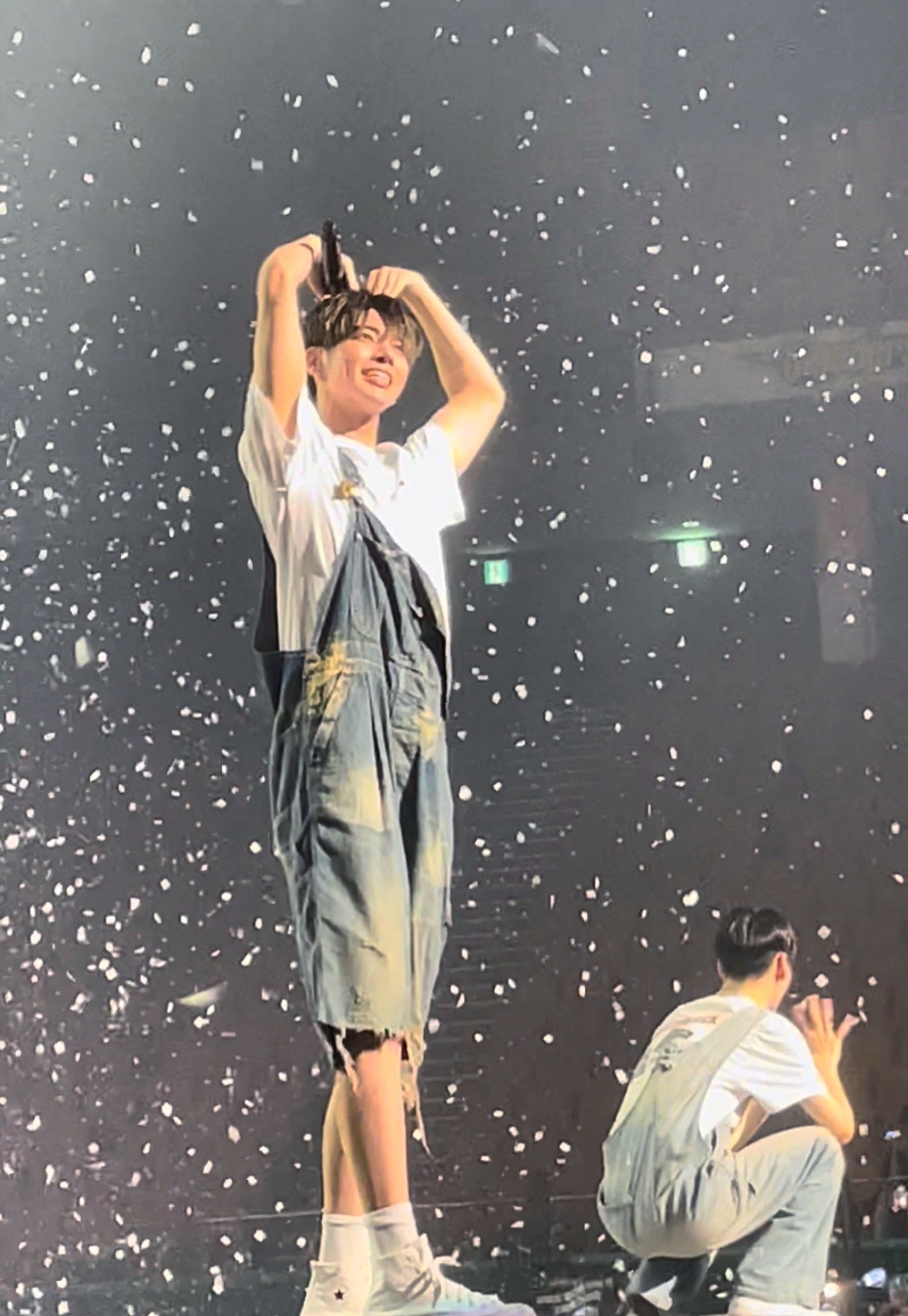 [잡담] 어제 투바투 폰카 찍은거 분명 이것도 키 작게 나온건 아닌데 | 인스티즈