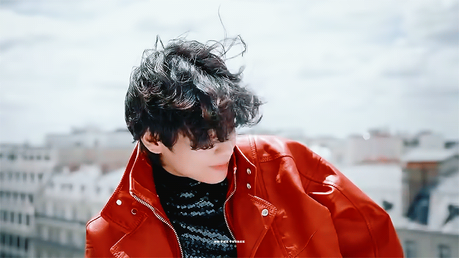 [잡담] 방탄 뷔 이게 헤메코하기 전 얼굴이라는게 🤦‍♀️피팅만 하고 셀린느 인터뷰 찍음 | 인스티즈