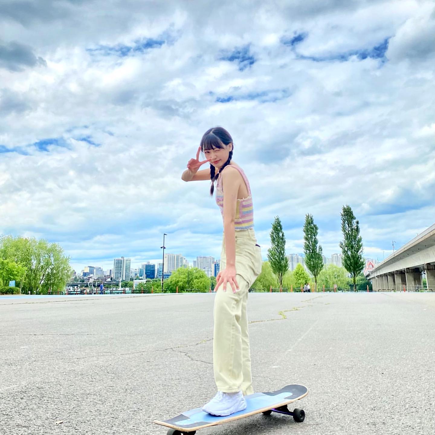 [잡담] 자라 구경하다가 이 옷 누가 입어~ 했는데 최애가 입음 | 인스티즈