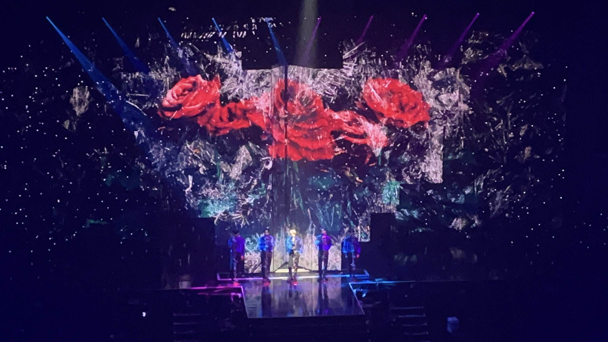 [잡담] 투바투 콘서트 진짜 동화책 펼쳐보는 듯한 느낌이었음(무대사진 ㅇ | 인스티즈