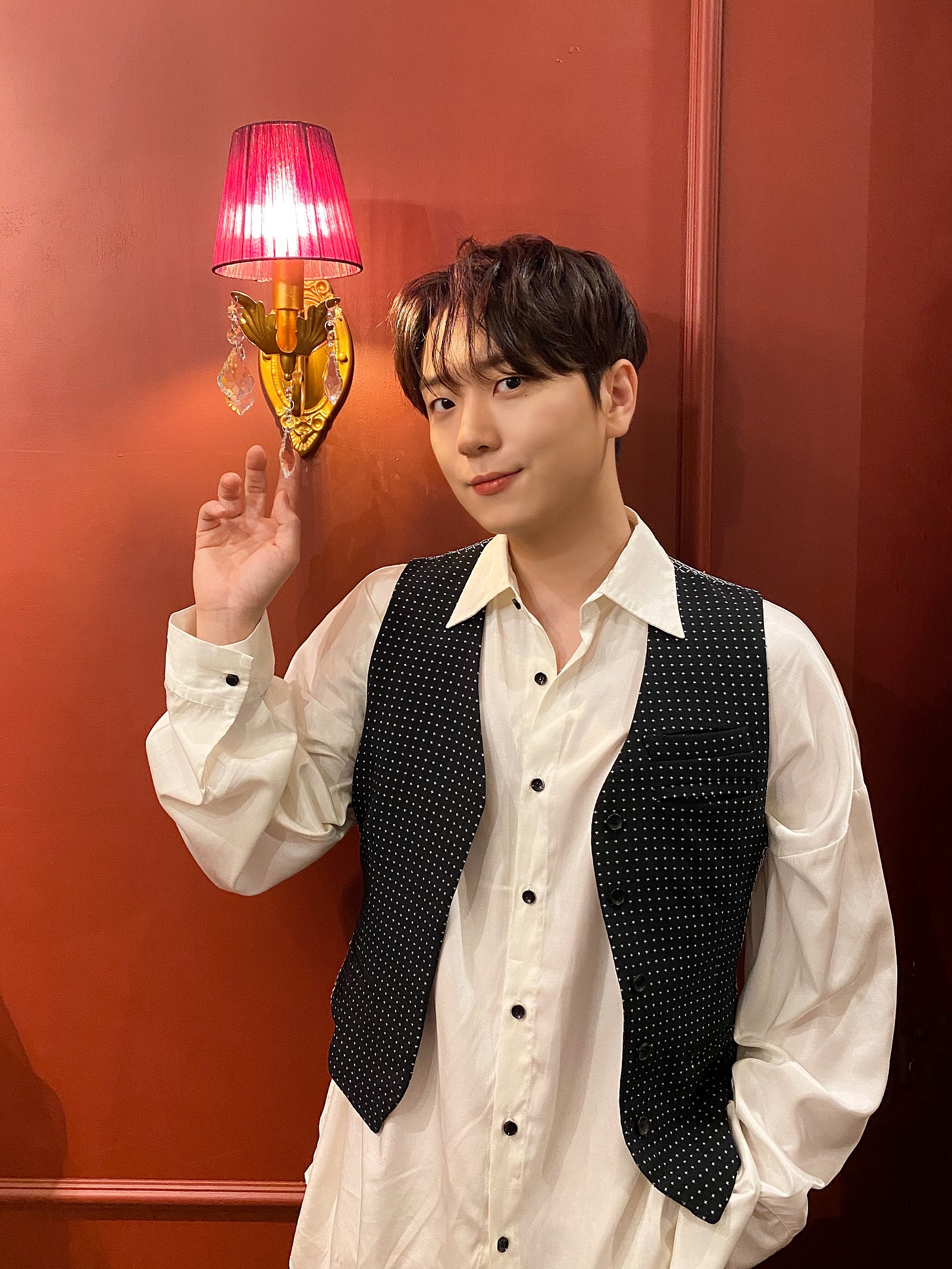 [잡담] 공연가려고 원피스랑 구두 사려는거 정상??? | 인스티즈