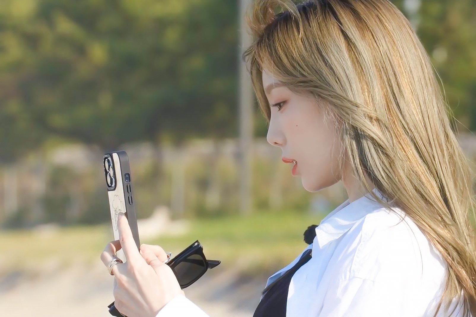 [잡담] 태연 걍 바다보는 건데 ㄹㅇ 잘생겼어 김이케 닉값하심 | 인스티즈