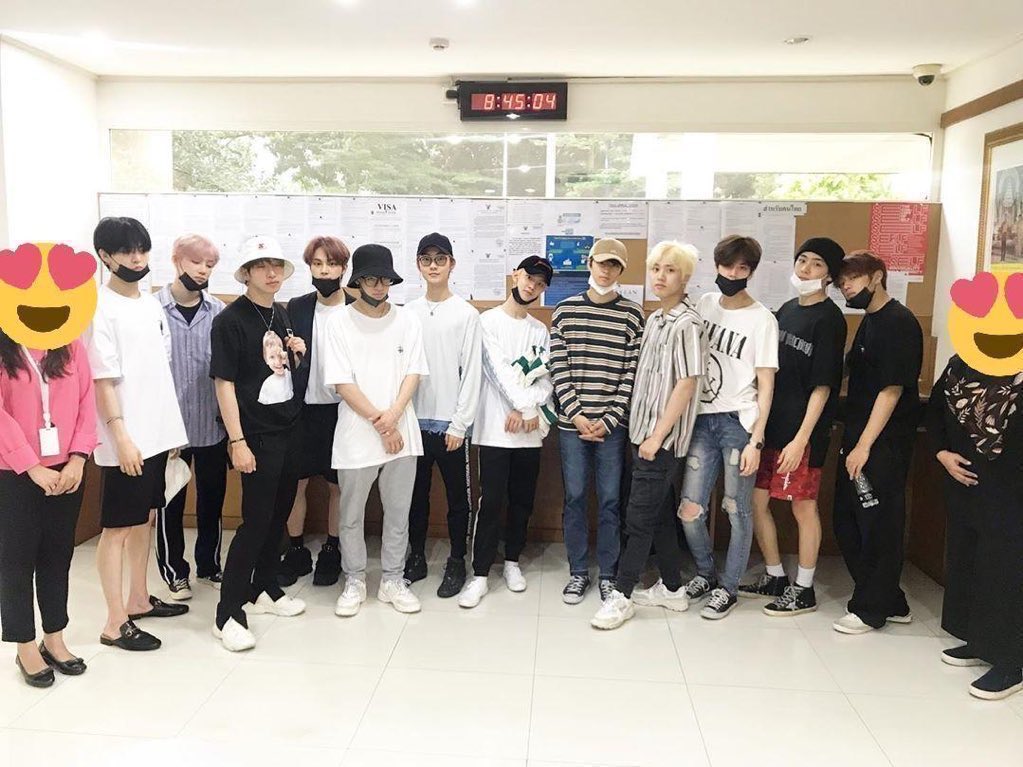 [잡담] 더보이즈 이거 자카르타에서 찍은 사진이래ㅋㅋㅋㅋㅋ | 인스티즈