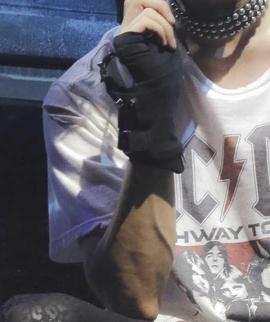 [잡담] 이렇게 처연한 얼굴에 핏줄.. 투바투범규 | 인스티즈