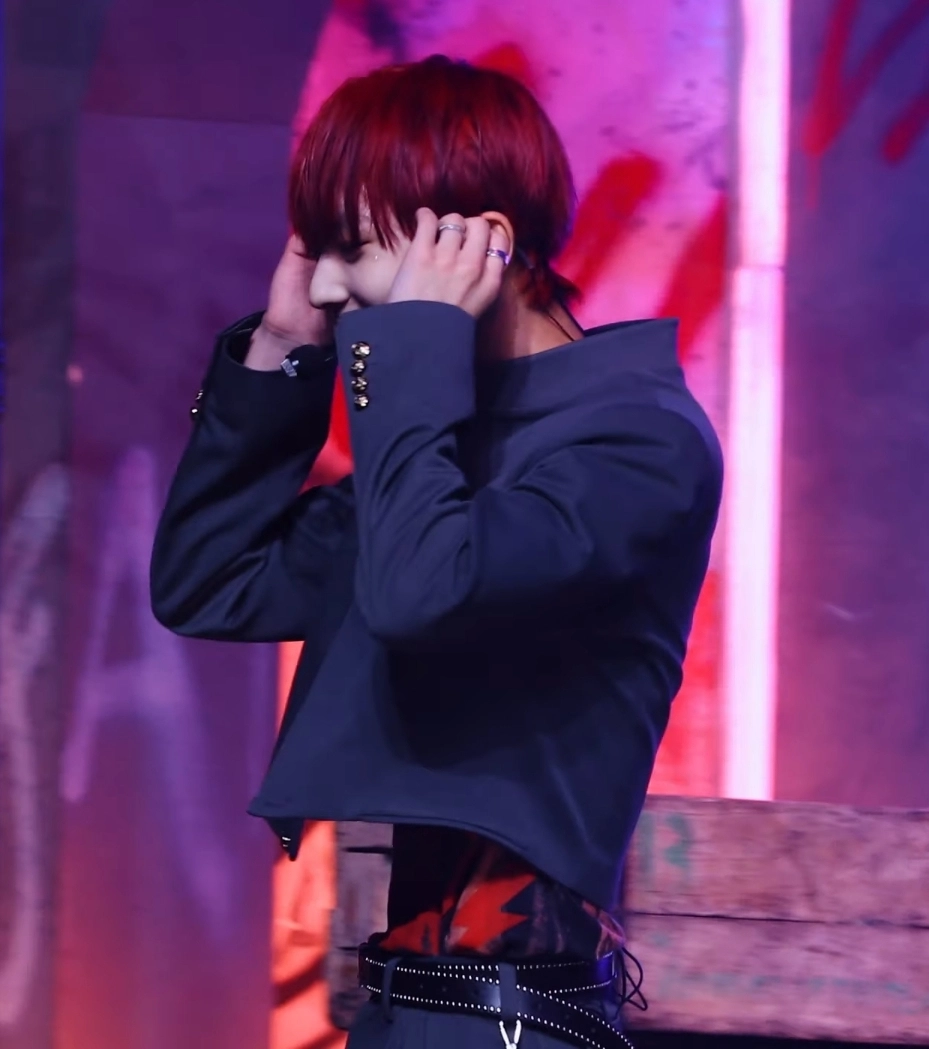 [잡담] 독방에서 보고 놀래서 들고옴 양정원 허리 무슨일이야??? | 인스티즈